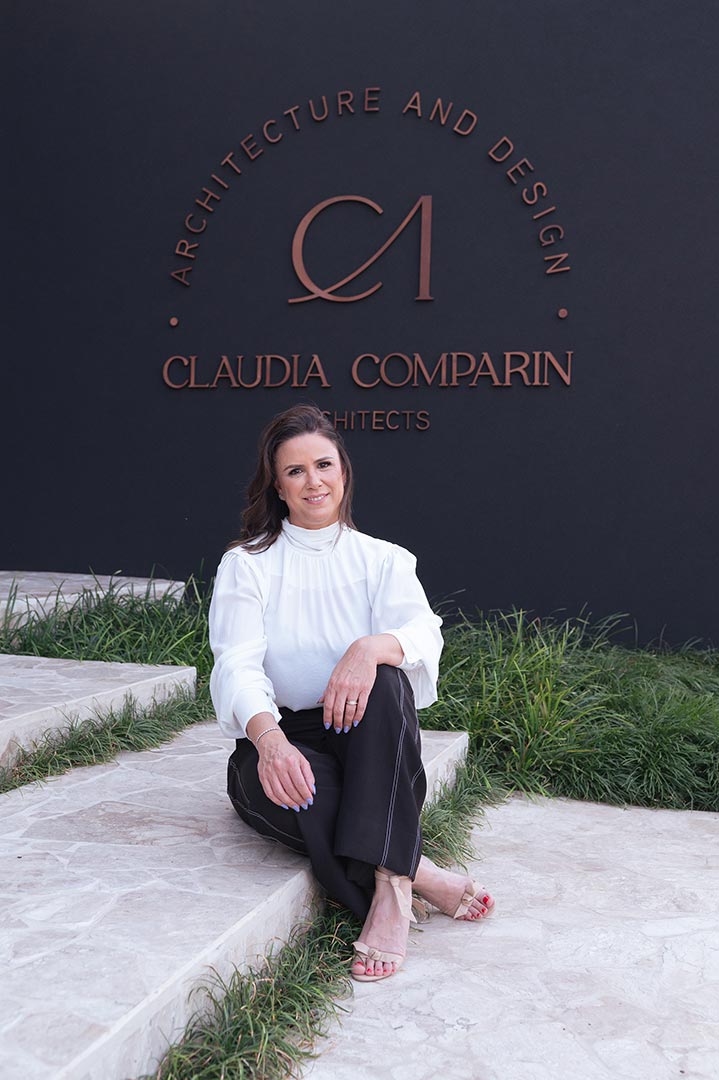 About - Claudia Comparin